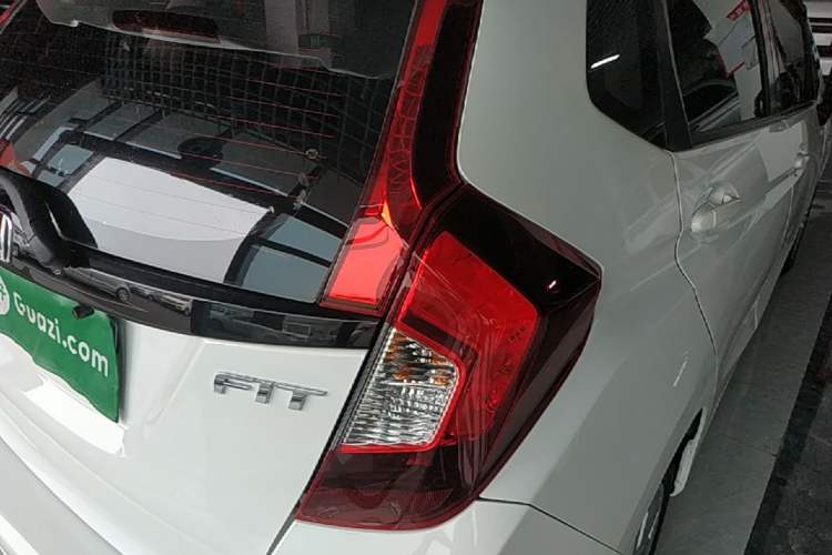 Used Honda Fit 2018 1.5L CVT Comfort Sunroof Version Right Rear Taillight