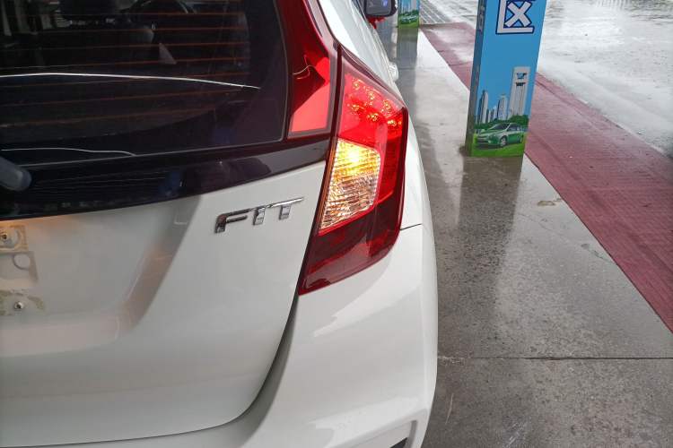 Used Honda Fit 2018 1.5L CVT Comfort Sunroof Version Right Rear Taillight