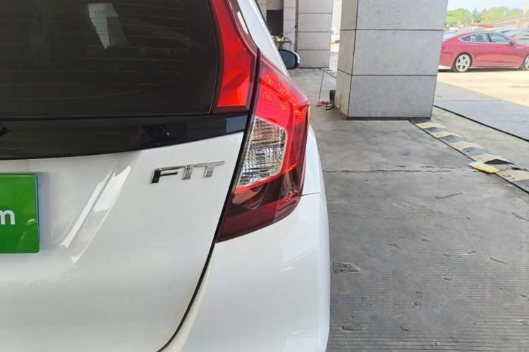 Used Honda Fit 2018 1.5L CVT Comfort Sunroof Version Right Rear Taillight