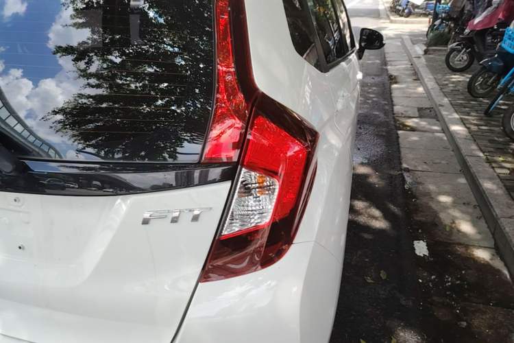 Used Honda Fit 2018 1.5L CVT Comfort Version Right Rear Taillight