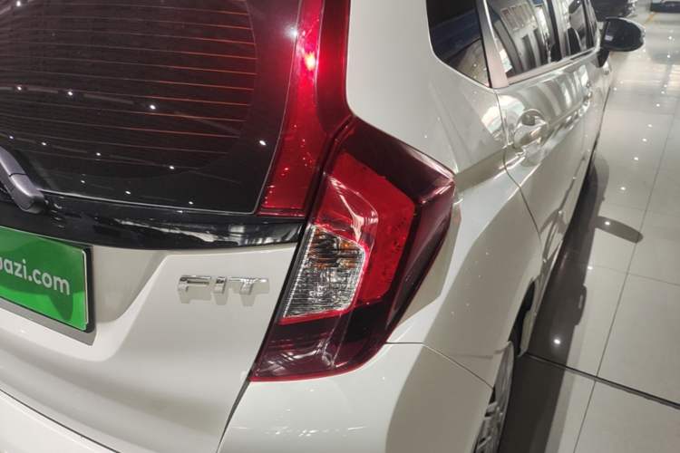 Used Honda Fit 2018 1.5L CVT Comfort Version Right Rear Taillight
