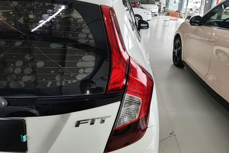 Used Honda Fit 2018 1.5L CVT Comfort Version Right Rear Taillight