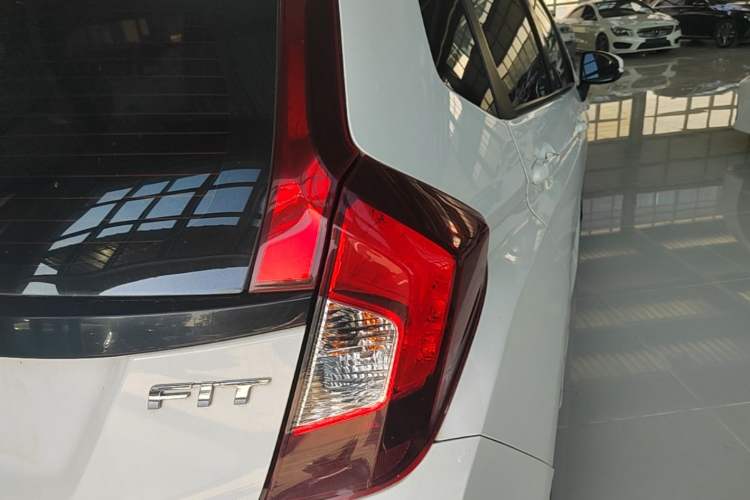Used Honda Fit 2018 1.5L CVT Comfort Version Right Rear Taillight