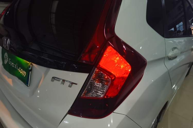 Used Honda Fit 2018 1.5L CVT Comfort Sunroof Version Right Rear Taillight