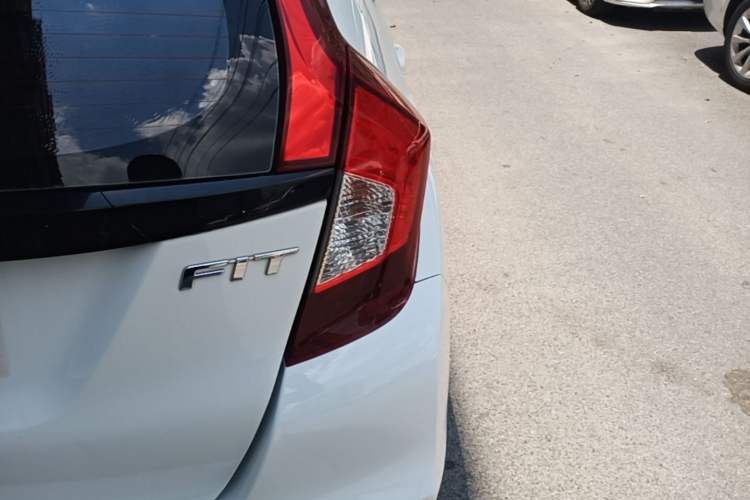 Used Honda Fit 2018 1.5L CVT Comfort Version Right Rear Taillight