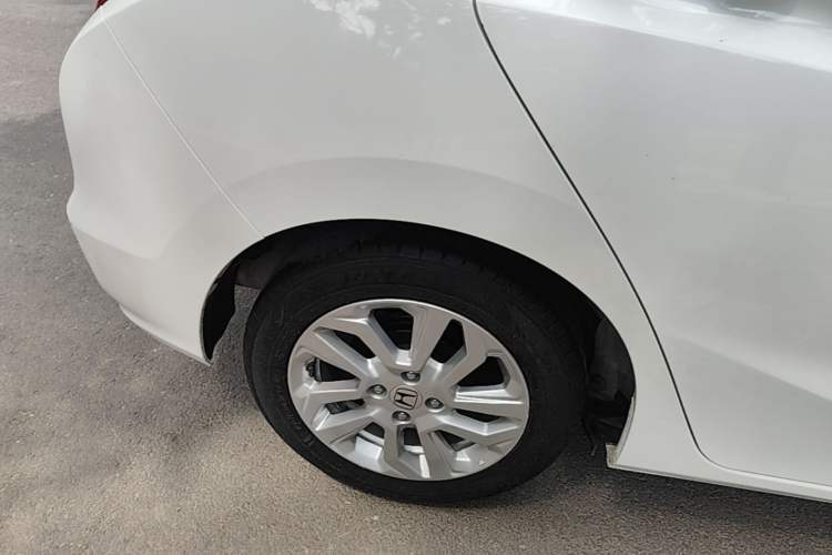 Used Honda Fit 2018 1.5L CVT Comfort Sunroof Version Right Rear Wheel Hub