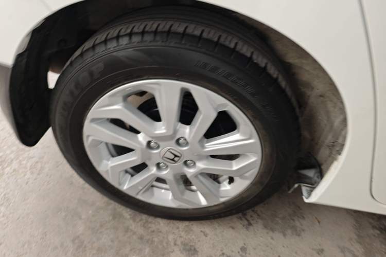 Used Honda Fit 2018 1.5L CVT Comfort Sunroof Version Right Rear Wheel Hub