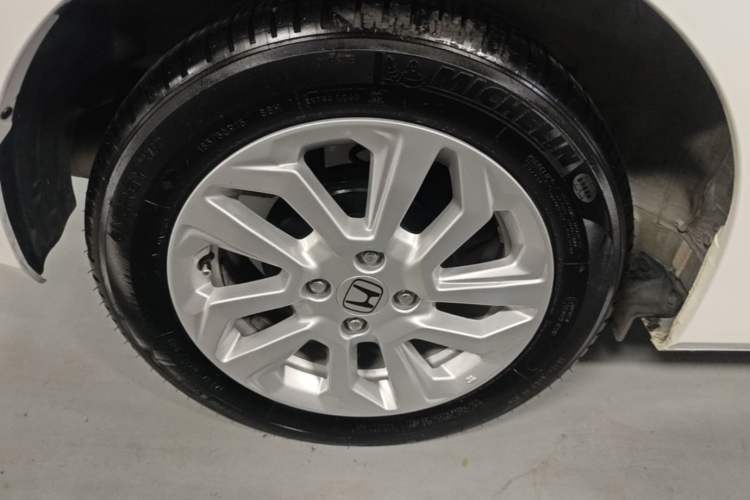 Used Honda Fit 2018 1.5L CVT Comfort Sunroof Version Right Rear Wheel Hub