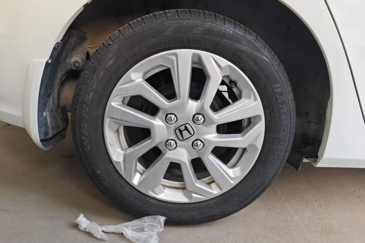 Used Honda Fit 2018 1.5L CVT Comfort Sunroof Version Right Rear Wheel Hub
