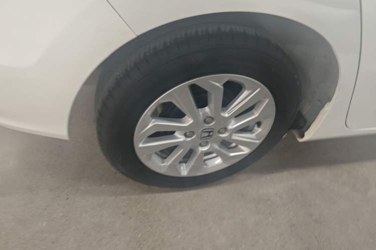 Used Honda Fit 2018 1.5L CVT Comfort Sunroof Version Right Rear Wheel Hub