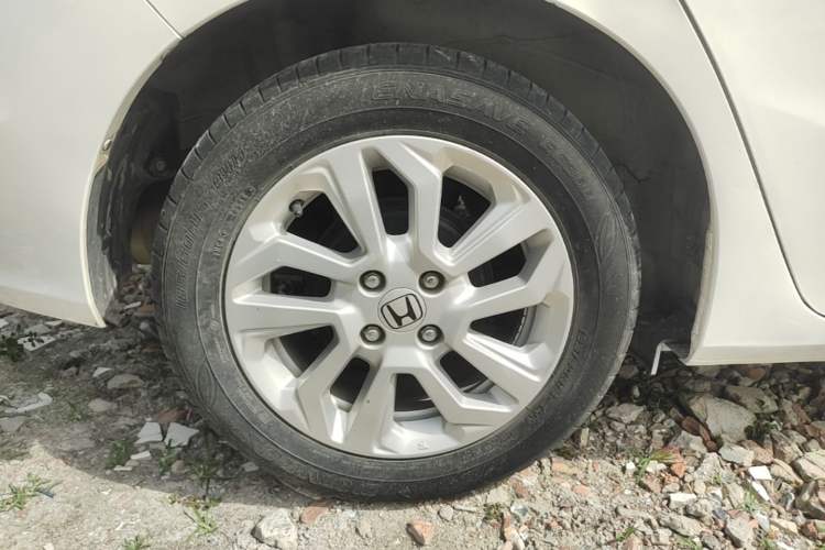Used Honda Fit 2018 1.5L CVT Comfort Sunroof Version Right Rear Wheel Hub