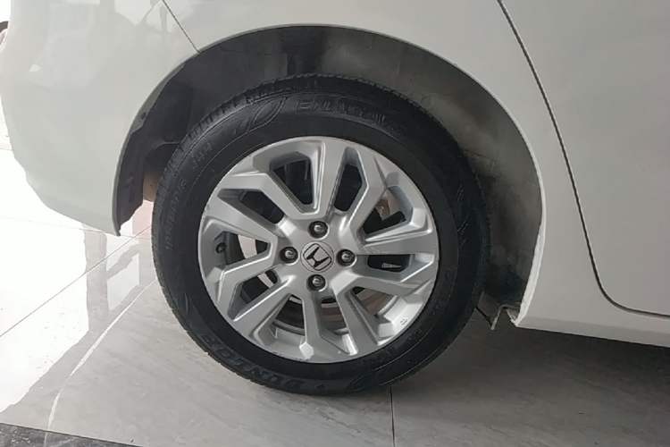 Used Honda Fit 2018 1.5L CVT Comfort Sunroof Version Right Rear Wheel Hub