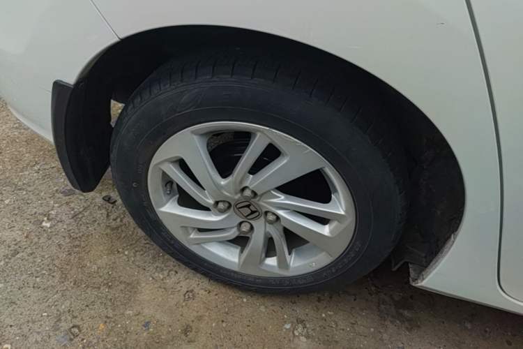 Used Honda Fit 2018 1.5L CVT Comfort Version Right Rear Wheel Hub