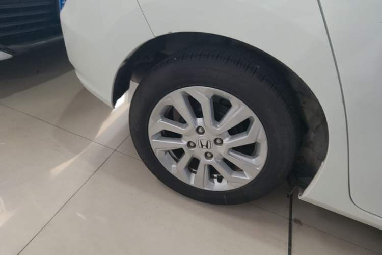 Used Honda Fit 2018 1.5L CVT Comfort Sunroof Version Right Rear Wheel Hub