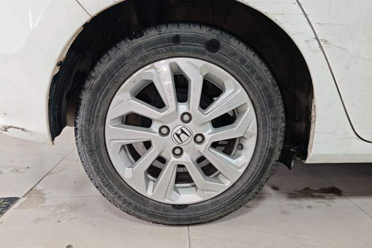 Used Honda Fit 2018 1.5L CVT Comfort Sunroof Version Right Rear Wheel Hub