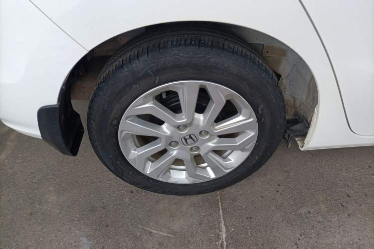 Used Honda Fit 2018 1.5L CVT Comfort Sunroof Version Right Rear Wheel Hub