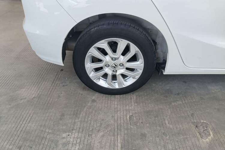 Used Honda Fit 2018 1.5L CVT Comfort Sunroof Version Right Rear Wheel Hub