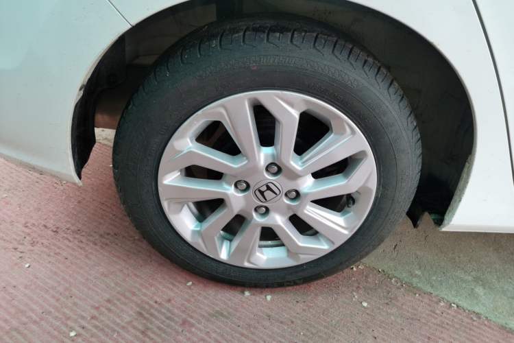 Used Honda Fit 2018 1.5L CVT Comfort Sunroof Version Right Rear Wheel Hub