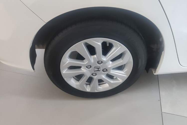 Used Honda Fit 2018 1.5L CVT Comfort Sunroof Version Right Rear Wheel Hub