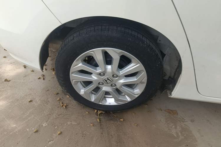 Used Honda Fit 2018 1.5L CVT Comfort Sunroof Version Right Rear Wheel Hub