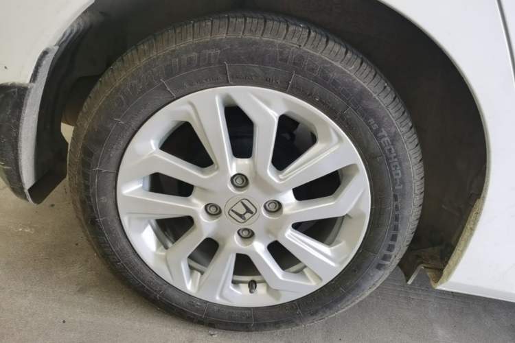 Used Honda Fit 2018 1.5L CVT Comfort Sunroof Version Right Rear Wheel Hub