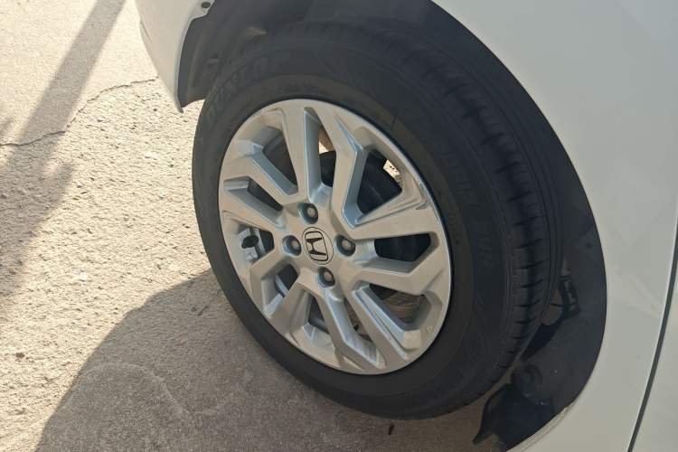 Used Honda Fit 2018 1.5L CVT Comfort Sunroof Version Right Rear Wheel Hub