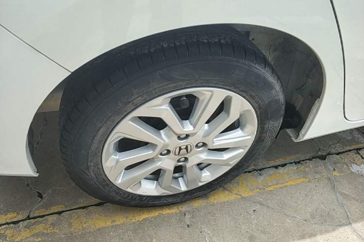 Used Honda Fit 2018 1.5L CVT Comfort Sunroof Version Right Rear Wheel Hub