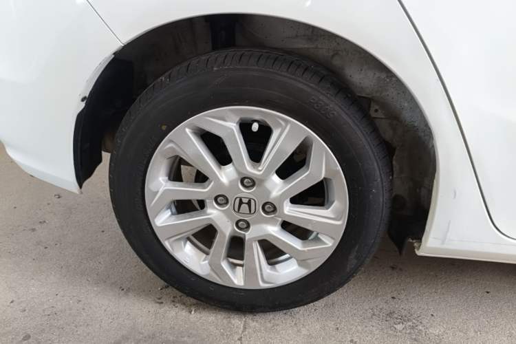 Used Honda Fit 2018 1.5L CVT Comfort Sunroof Version Right Rear Wheel Hub