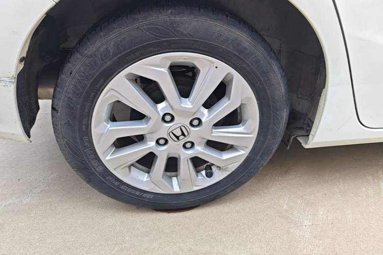 Used Honda Fit 2018 1.5L CVT Comfort Sunroof Version Right Rear Wheel Hub