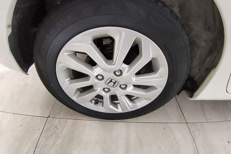 Used Honda Fit 2018 1.5L CVT Comfort Sunroof Version Right Rear Wheel Hub