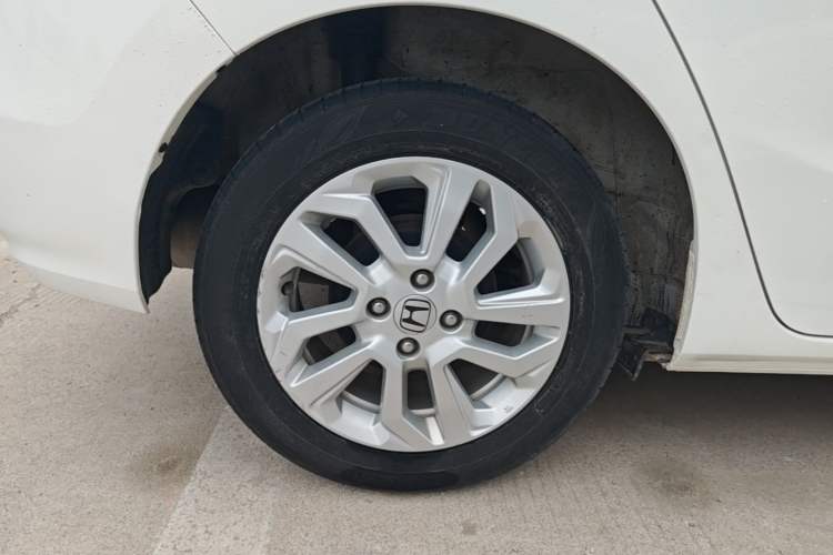 Used Honda Fit 2018 1.5L CVT Comfort Sunroof Version Right Rear Wheel Hub