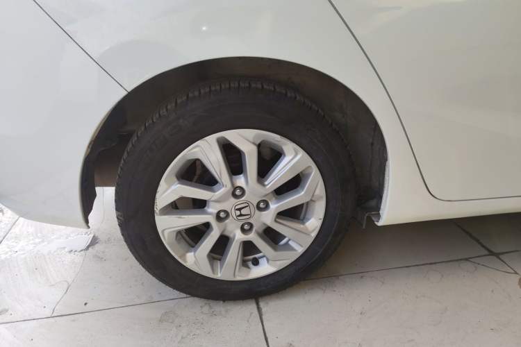 Used Honda Fit 2018 1.5L CVT Comfort Sunroof Version Right Rear Wheel Hub