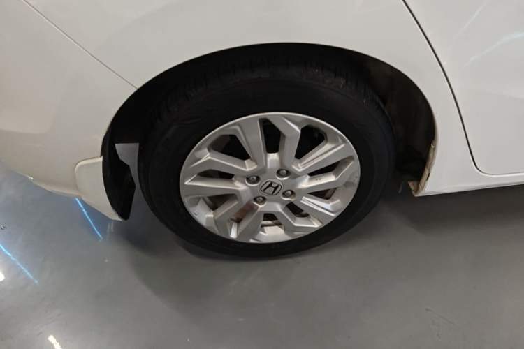 Used Honda Fit 2018 1.5L CVT Comfort Sunroof Version Right Rear Wheel Hub