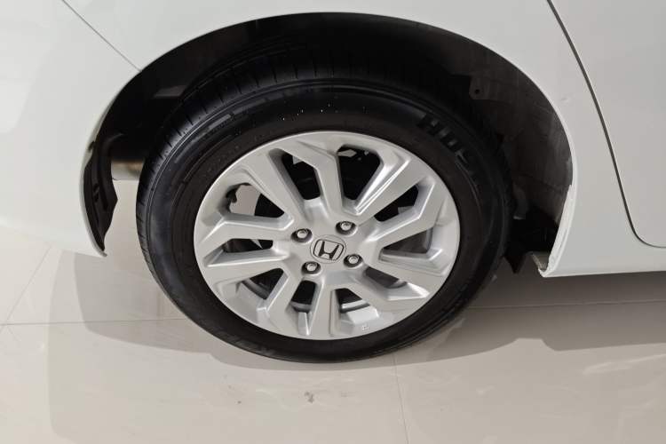 Used Honda Fit 2018 1.5L CVT Comfort Sunroof Version Right Rear Wheel Hub