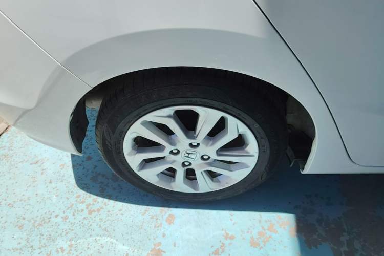 Used Honda Fit 2018 1.5L CVT Comfort Sunroof Version Right Rear Wheel Hub