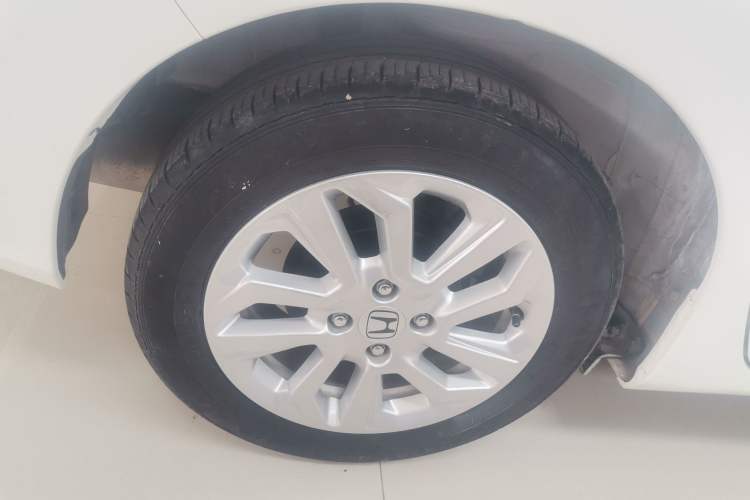 Used Honda Fit 2018 1.5L CVT Comfort Sunroof Version Right Rear Wheel Hub