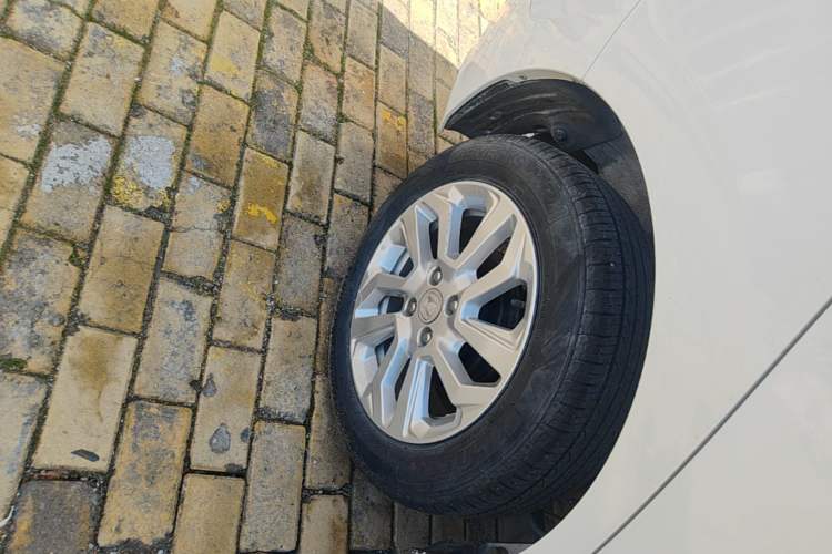 Used Honda Fit 2018 1.5L CVT Comfort Sunroof Version Right Rear Wheel Hub
