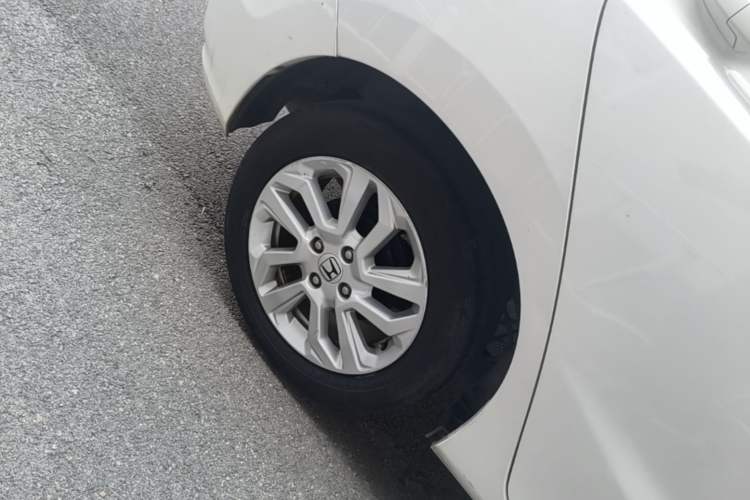 Used Honda Fit 2018 1.5L CVT Comfort Sunroof Version Right Rear Wheel Hub