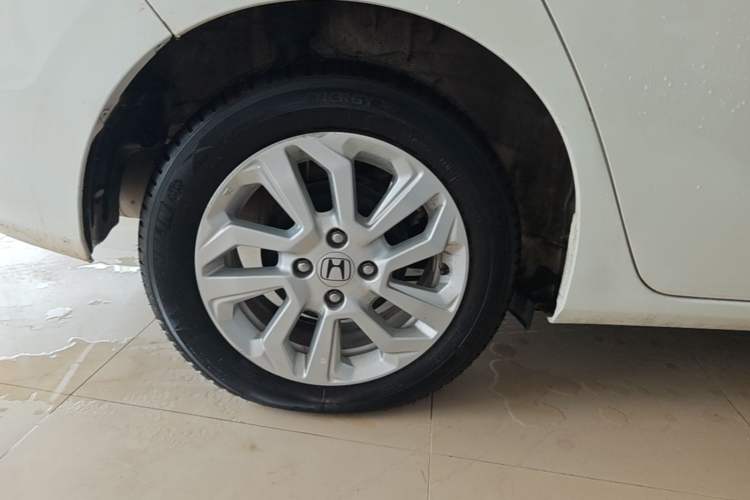 Used Honda Fit 2018 1.5L CVT Comfort Sunroof Version Right Rear Wheel Hub
