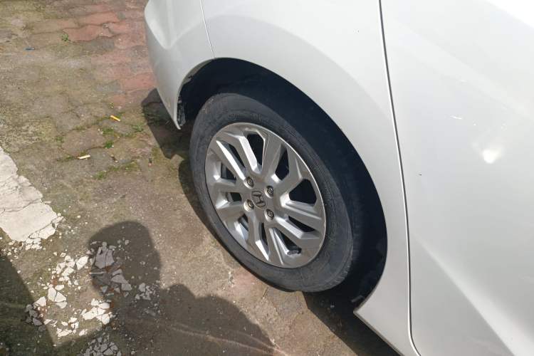 Used Honda Fit 2018 1.5L CVT Comfort Sunroof Version Right Rear Wheel Hub