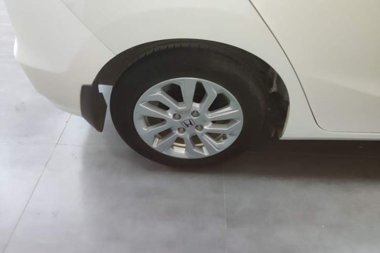 Used Honda Fit 2018 1.5L CVT Comfort Sunroof Version Right Rear Wheel Hub
