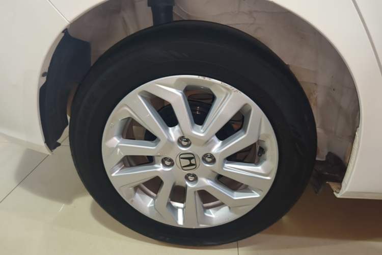 Used Honda Fit 2018 1.5L CVT Comfort Sunroof Version Right Rear Wheel Hub