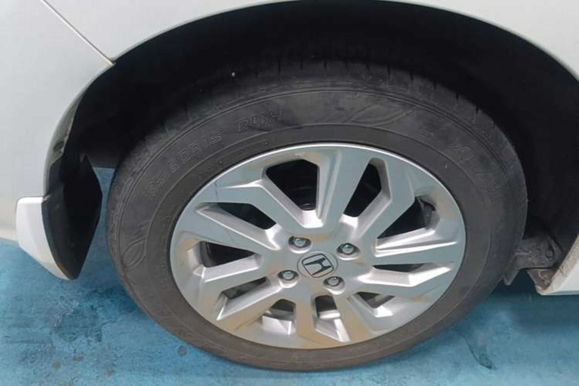 Used Honda Fit 2018 1.5L CVT Comfort Sunroof Version Right Rear Wheel Hub