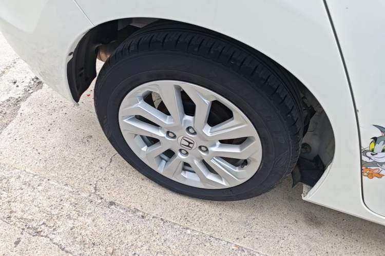 Used Honda Fit 2018 1.5L CVT Comfort Sunroof Version Right Rear Wheel Hub