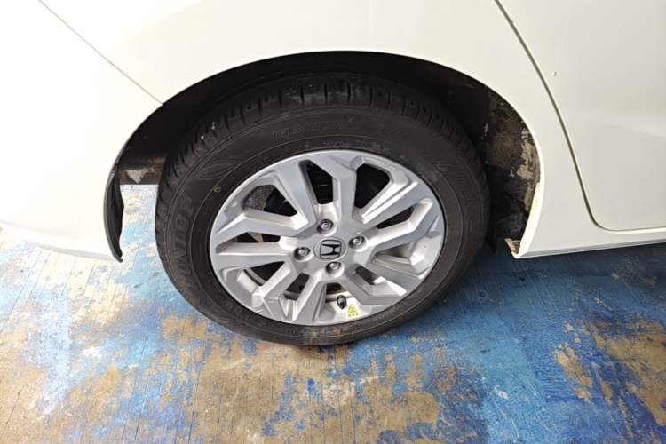 Used Honda Fit 2018 1.5L CVT Comfort Sunroof Version Right Rear Wheel Hub