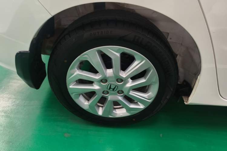 Used Honda Fit 2018 1.5L CVT Comfort Sunroof Version Right Rear Wheel Hub