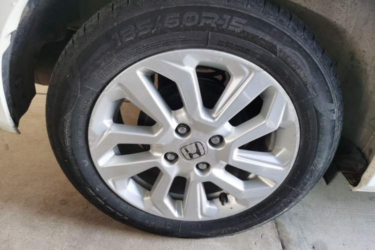 Used Honda Fit 2018 1.5L CVT Comfort Sunroof Version Right Rear Wheel Hub