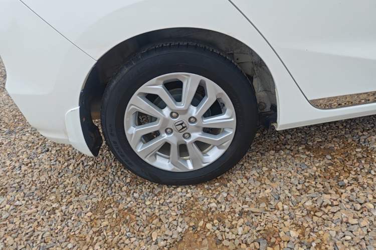 Used Honda Fit 2018 1.5L CVT Comfort Sunroof Version Right Rear Wheel Hub