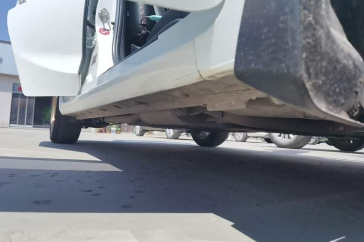 Used Honda Fit 2018 1.5L CVT Comfort Sunroof Version Right Side Sill