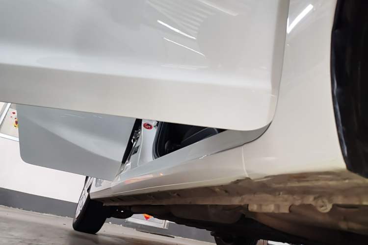 Used Honda Fit 2018 1.5L CVT Comfort Version Right Side Sill